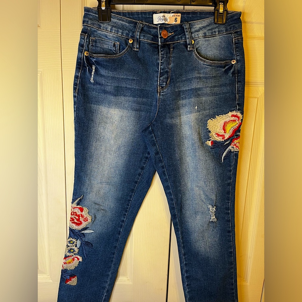 Brand: Royalty size:6 (mid rise) color: Denim flower jeans